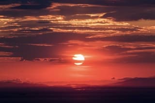Sunset example image for extracting warm gradient palettes